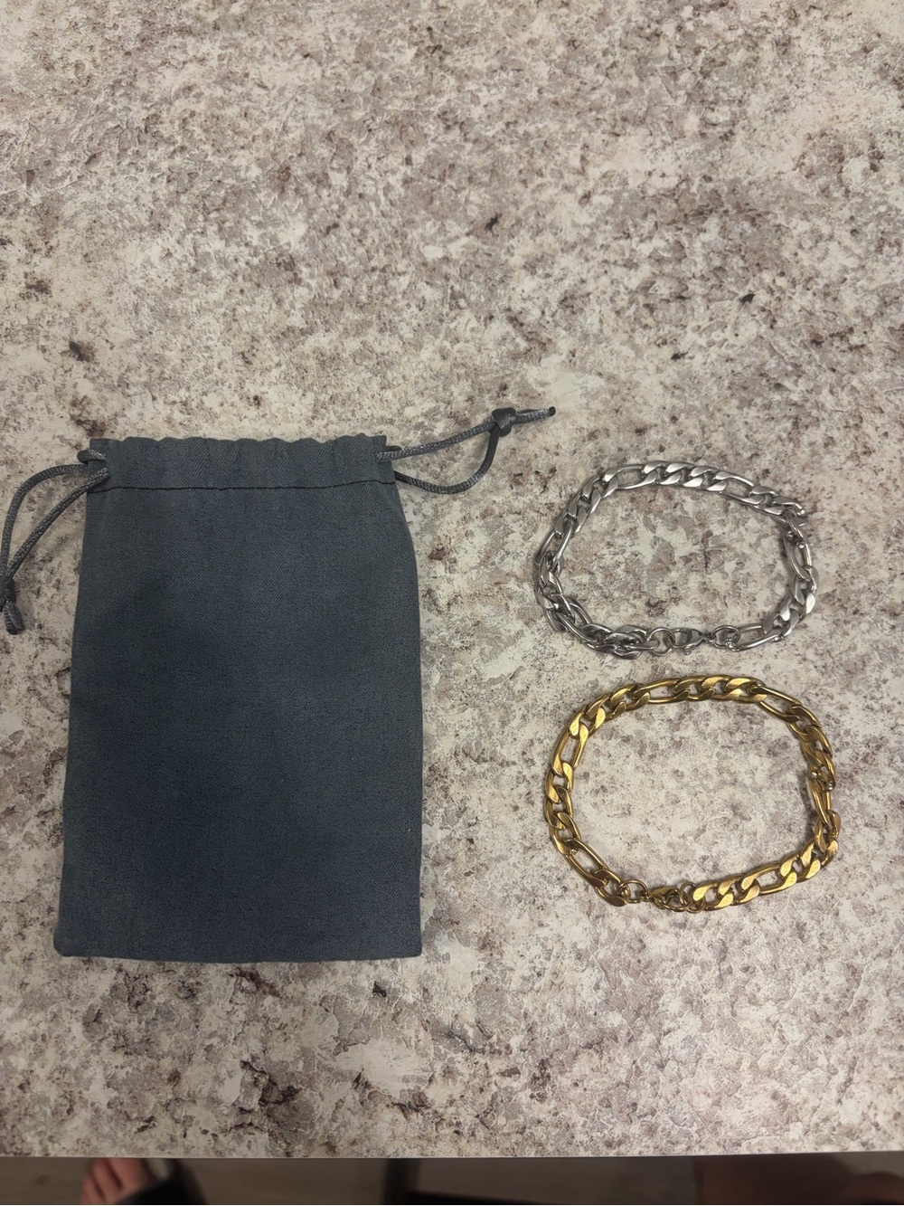 Mens American Eagle Outfitters Gold and Silver Chain Bracelets (Lot of 2)
